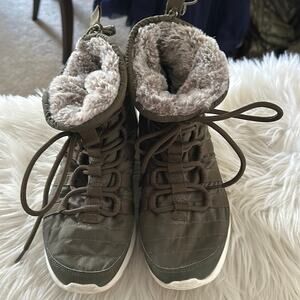 Nike | Rosherun Army Green Sneakerboot Size 8.5